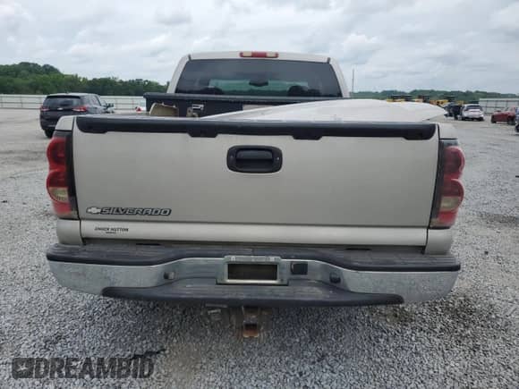 2006 Chevrolet Silverado 1500 LT1 с VIN 1GCEC19Z36Z233203, выставлен на аукционе Copart как лот 58387205 с пробегом 397 311 миль миль и Списание • Salvage title. История ставок и продаж доступна на DreamBid. Изображение 6.