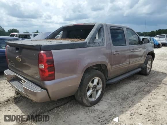 2007 Chevrolet Avalanche LTZ with VIN 3GNEC12027G184001, listed as a Copart auction lot 63299895 with Not provided miles and Clean title. Bid and sale history available at DreamBid. Image 3.