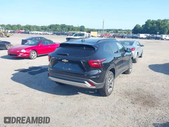 2025 Chevrolet Trax LT с VIN KL77LHEP9SC074042, выставлен на аукционе IAAI как лот 42940880 с пробегом 12 969 миль миль и . История ставок и продаж доступна на DreamBid. Изображение 4.
