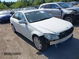 2008 Mercedes-Benz C 300 Sport z VIN WDDGF81X68F183345, wystawiony jako IAAI lot #42982923 z przebiegiem 65 856 mil mil oraz . Historia ofert i sprzedaży dostępna na DreamBid. Obrazek 1.