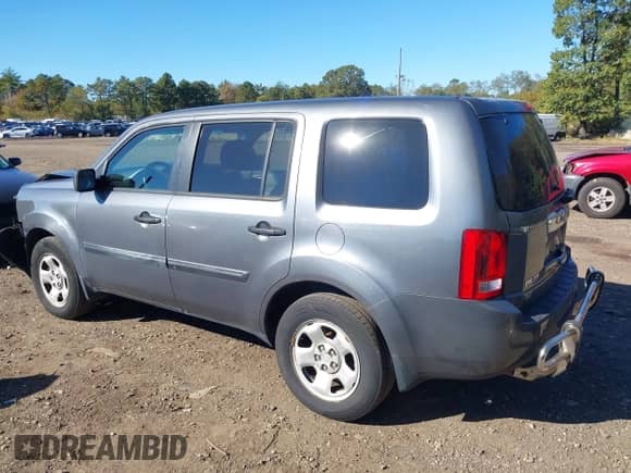 2013 Honda Pilot LX with VIN 5FNYF4H25DB074181, listed as a IAAI auction lot 43408288 with 82,921 mi miles and . Bid and sale history available at DreamBid. Image 14.