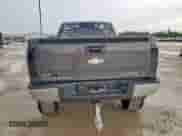 2010 Chevrolet Silverado 1500 LT z VIN 1GCSCSE04AZ272634, wystawiony jako Copart lot #58812435 z przebiegiem 252 940 mil mil oraz Szkoda całkowita • Salvage title. Historia ofert i sprzedaży dostępna na DreamBid. Obrazek 6.