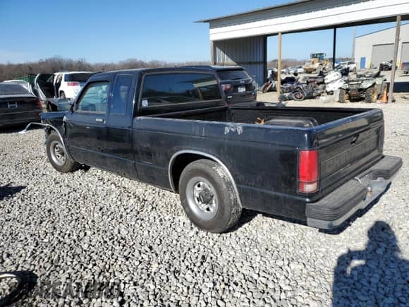 1993 Chevrolet S-10 с VIN 1GCCS19Z2P8108274, выставлен на аукционе Copart как лот 88914765 с пробегом 192 985 миль миль и Списание • Salvage title. История ставок и продаж доступна на DreamBid. Изображение 2.