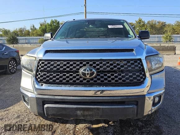 2019 Toyota Tundra SR5 z VIN 5TFDW5F1XKX856218, wystawiony jako Copart lot #86442695 z przebiegiem 65 348 mil mil oraz Czysty tytuł • Clean title. Historia ofert i sprzedaży dostępna na DreamBid. Obrazek 5.