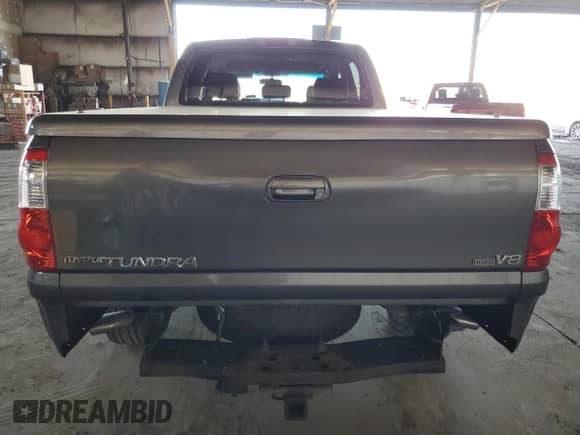 2006 Toyota Tundra Limited z VIN 5TBET38126S499913, wystawiony jako Copart lot #86336305 z przebiegiem 287 460 mil mil oraz Szkoda całkowita • Salvage title. Historia ofert i sprzedaży dostępna na DreamBid. Obrazek 6.