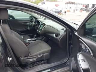 2017 Chevrolet Malibu LT с VIN 1G1ZE5ST8HF188975, выставлен на аукционе IAAI как лот 43357283 с пробегом 202 936 миль миль и . История ставок и продаж доступна на DreamBid. Изображение 5.