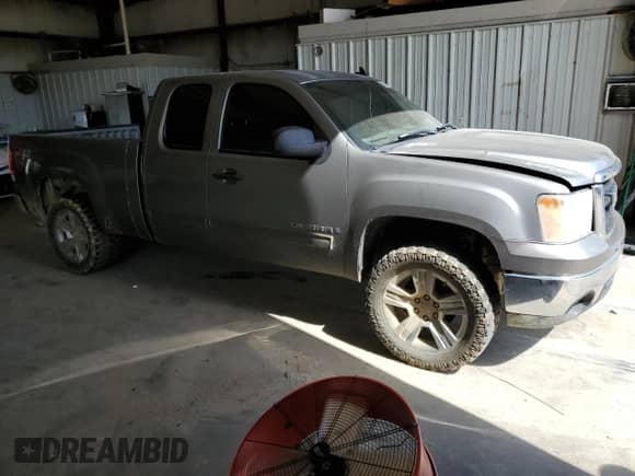 2008 GMC Sierra 1500 SLT with VIN 2GTEK19J281229801, listed as a Copart auction lot 65559395 with 158,957 mi miles and Salvage title. Bid and sale history available at DreamBid. Image 4.