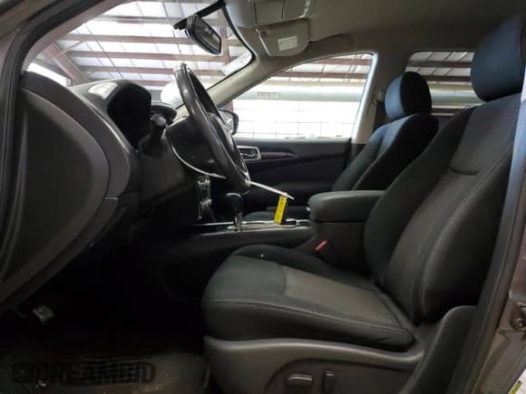 2017 Nissan Pathfinder Platinum z VIN 5N1DR2MM8HC692174, wystawiony jako Copart lot #89517165 z przebiegiem 149 087 mil mil oraz Czysty tytuł • Clean title. Historia ofert i sprzedaży dostępna na DreamBid. Obrazek 7.