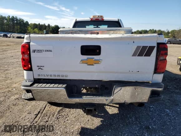 2018 Chevrolet Silverado 2500HD Work Truck z VIN 1GC0CUEG5JZ286140, wystawiony jako Copart lot #82056445 z przebiegiem 222 860 mil mil oraz Szkoda całkowita • Salvage title. Historia ofert i sprzedaży dostępna na DreamBid. Obrazek 6.
