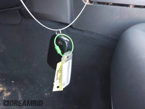 2024 Toyota Tacoma SR5 z VIN 3TYKB5FN4RT002335, wystawiony jako IAAI lot #43519965 z przebiegiem 45 897 mil mil oraz . Historia ofert i sprzedaży dostępna na DreamBid. Obrazek 11.