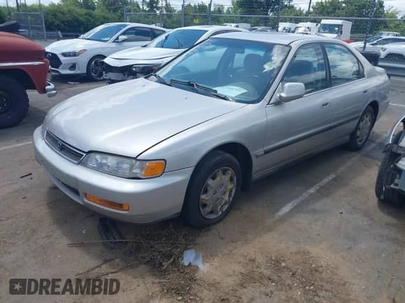 1996 Honda Accord LX with VIN 1HGCD5630TA172402, listed as a IAAI auction lot 42758297 with 209,914 mi miles and . Bid and sale history available at DreamBid. Image 2.