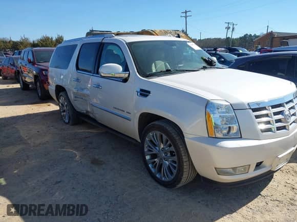 2011 Cadillac Escalade ESV Premium z VIN 1GYS4JEF1BR154922, wystawiony jako IAAI lot #41487239 z przebiegiem 154 979 mil mil oraz . Historia ofert i sprzedaży dostępna na DreamBid. Obrazek 1.