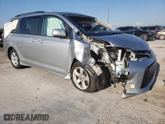 2020 Toyota Sienna LE Auto Access Seat with VIN 5TDKZ3DC4LS062121, listed as a Copart auction lot 69373775 with 59,344 mi miles and Non repairable. Bid and sale history available at DreamBid. Image 4.