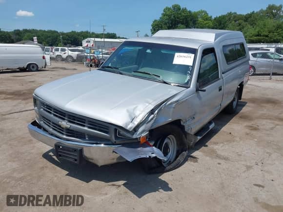 1995 Chevrolet Silverado 1500 z VIN 1GCEC14Z2SZ122630, wystawiony jako IAAI lot #42616231 z przebiegiem Nie podano mil oraz . Historia ofert i sprzedaży dostępna na DreamBid. Obrazek 6.