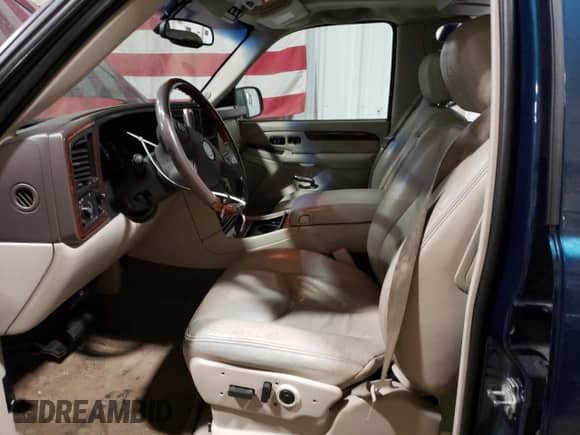 2005 Cadillac Escalade ESV с VIN 3GYFK66N65G143879, выставлен на аукционе Copart как лот 81721405 с пробегом 123 540 миль миль и Списание • Salvage title. История ставок и продаж доступна на DreamBid. Изображение 7.