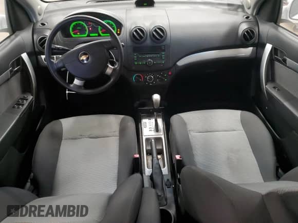 2011 Chevrolet Aveo LS z VIN KL1TD6DE3BB115412, wystawiony jako Copart lot #81599074 z przebiegiem 71 607 mil mil oraz Czysty tytuł • Clean title. Historia ofert i sprzedaży dostępna na DreamBid. Obrazek 8.