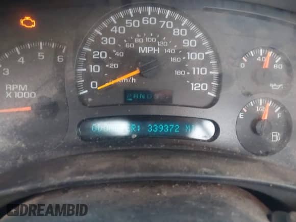 2005 GMC Sierra 1500 Work Truck z VIN 1GTEC14X45Z327420, wystawiony jako IAAI lot #42617787 z przebiegiem 339 372 mil mil oraz . Historia ofert i sprzedaży dostępna na DreamBid. Obrazek 7.