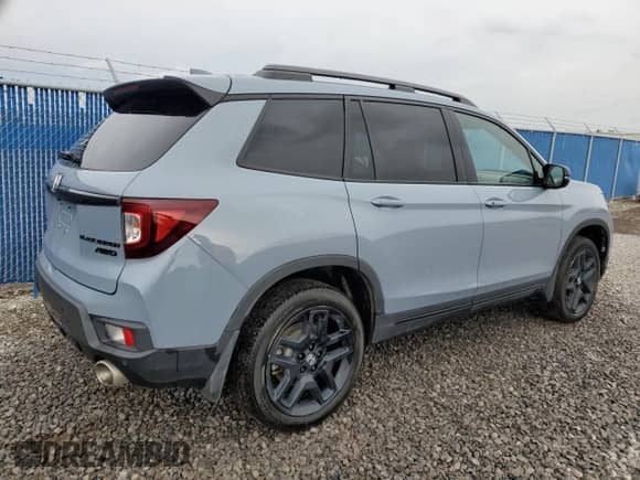 2024 Honda Passport Black Edition with VIN 5FNYF8H85RB500423, listed as a Copart auction lot 67436455 with 32,844 mi miles and Clean title. Bid and sale history available at DreamBid. Image 3.