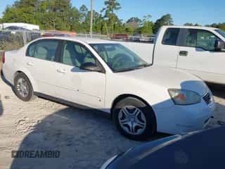 2008 Chevrolet Malibu Classic LS 2FL с VIN 1G1ZS58N58F116519, выставлен на аукционе IAAI как лот 42050286 с пробегом 144 204 миль миль и . История ставок и продаж доступна на DreamBid. Изображение 1.