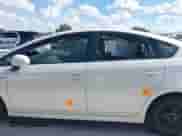 2015 Toyota Prius Four z VIN JTDKN3DU3F1930616, wystawiony jako IAAI lot #43283870 z przebiegiem Nie podano mil oraz . Historia ofert i sprzedaży dostępna na DreamBid. Obrazek 14.