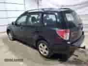 2013 Subaru Forester X z VIN JF2SHABC0DG437025, wystawiony jako Copart lot #82764025 z przebiegiem 234 398 mil mil oraz Czysty tytuł • Clean title. Historia ofert i sprzedaży dostępna na DreamBid. Obrazek 2.