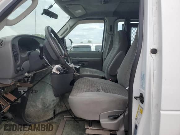 2008 Ford Econoline Cargo Commercial с VIN 1FTNE14W58DA51364, выставлен на аукционе Copart как лот 60323915 с пробегом 141 345 миль миль и Списание • Salvage title. История ставок и продаж доступна на DreamBid. Изображение 7.