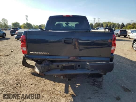 2006 Chevrolet Silverado 2500HD LT2 z VIN 1GCHK23U66F108975, wystawiony jako Copart lot #81259415 z przebiegiem 81 430 mil mil oraz Szkoda całkowita • Salvage title. Historia ofert i sprzedaży dostępna na DreamBid. Obrazek 6.