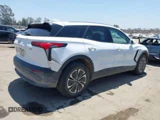 2024 Chevrolet Blazer EV eAWD LT z VIN 3GNKDBRJ8RS211335, wystawiony jako IAAI lot #42788476 z przebiegiem 18 190 mil mil oraz . Historia ofert i sprzedaży dostępna na DreamBid. Obrazek 4.