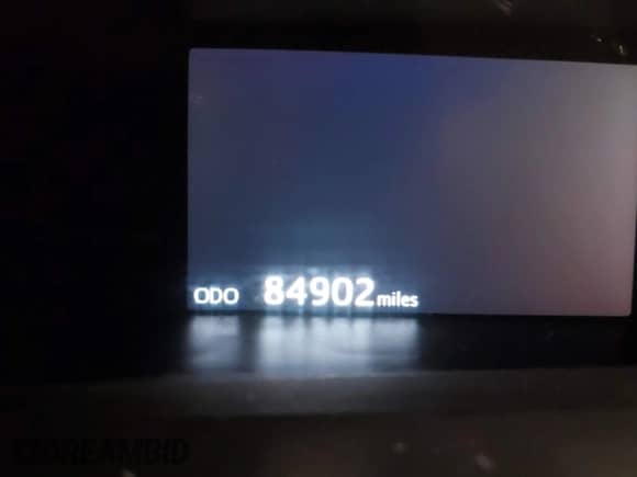 2018 Toyota Prius Plus z VIN JTDKARFP5J3077221, wystawiony jako IAAI lot #42544838 z przebiegiem 84 902 mil mil oraz . Historia ofert i sprzedaży dostępna na DreamBid. Obrazek 16.