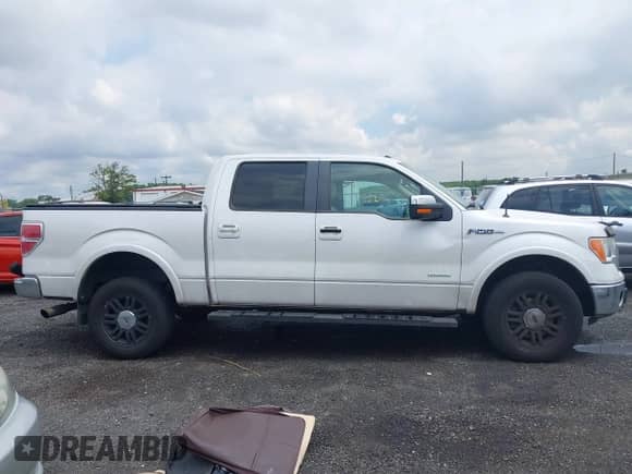 2011 Ford F-150 XLT z VIN 1FTFW1ET0BFD35521, wystawiony jako IAAI lot #42734522 z przebiegiem 158 365 mil mil oraz . Historia ofert i sprzedaży dostępna na DreamBid. Obrazek 13.