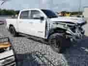 2022 Ram 1500 Laramie z VIN 1C6SRFJT0NN182360, wystawiony jako Copart lot #84590195 z przebiegiem Nie podano mil oraz Nie do naprawy • Non repairable. Historia ofert i sprzedaży dostępna na DreamBid. Obrazek 4.