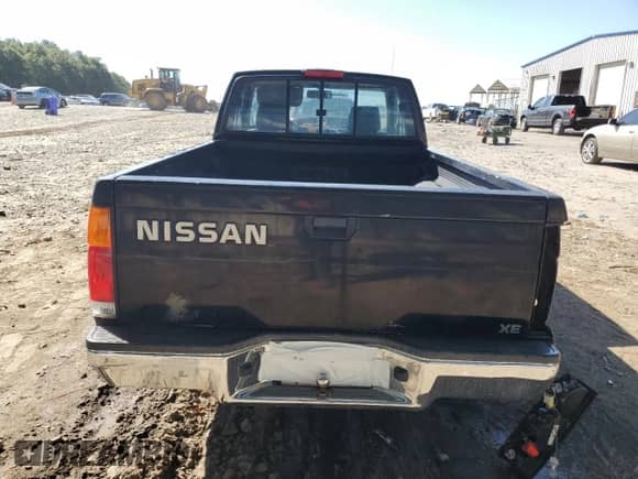 1994 Nissan Frontier XE с VIN 1N6SD16S4RC405041, выставлен на аукционе Copart как лот 80126095 с пробегом 167 978 миль миль и Списание • Salvage title. История ставок и продаж доступна на DreamBid. Изображение 6.