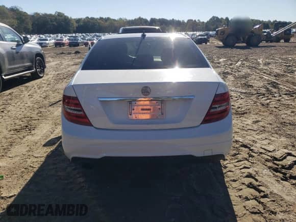 2012 Mercedes-Benz C 250 Sport с VIN WDDGF4HB7CR221336, выставлен на аукционе Copart как лот 86696405 с пробегом 206 811 миль миль и Списание • Salvage title. История ставок и продаж доступна на DreamBid. Изображение 6.