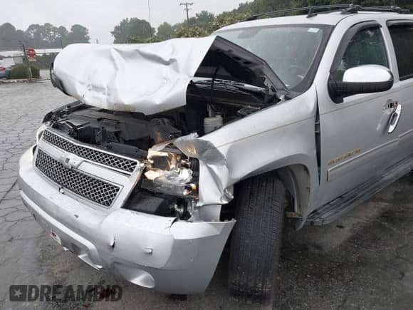 2013 Chevrolet Avalanche LS z VIN 3GNMCEE05DG377401, wystawiony jako IAAI lot #42789451 z przebiegiem 48 512 mil mil oraz . Historia ofert i sprzedaży dostępna na DreamBid. Obrazek 6.