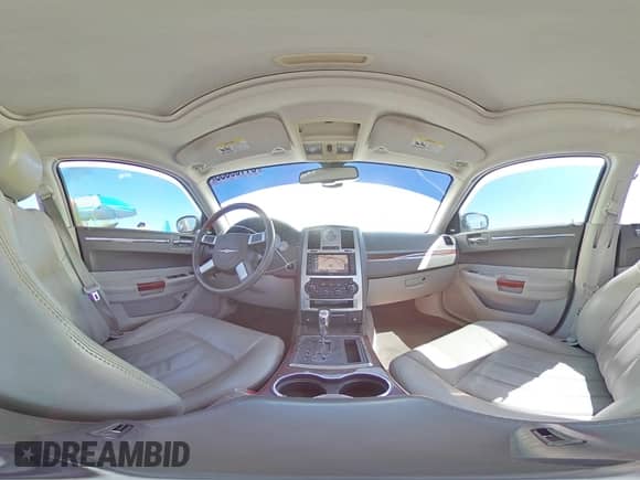 2010 Chrysler 300 C Hemi с VIN 2C3CA6CT2AH329710, выставлен на аукционе Copart как лот 61106635 с пробегом 135 160 миль миль и Списание • Salvage title. История ставок и продаж доступна на DreamBid. Изображение 15.