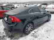 2015 Volvo S60 T6 Drive-E with VIN YV149MFK5F2339707, listed as a Copart auction lot 82493884 with 87,932 mi miles and Salvage title. Bid and sale history available at DreamBid. Image 3.