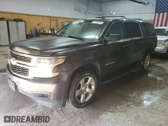 2015 Chevrolet Suburban LT z VIN 1GNSKJKC3FR736054, wystawiony jako Copart lot #81286515 z przebiegiem 120 440 mil mil oraz Czysty tytuł • Clean title. Historia ofert i sprzedaży dostępna na DreamBid. Obrazek 1.