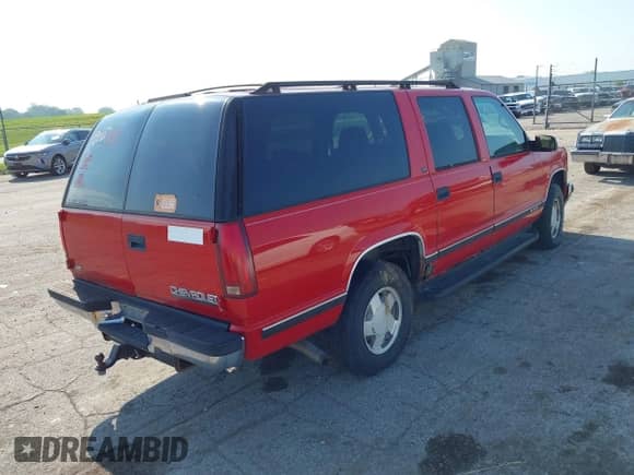 1999 Chevrolet Suburban with VIN 3GNFK16R4XG125497, listed as a IAAI auction lot 42894632 with 235,719 mi miles and . Bid and sale history available at DreamBid. Image 4.