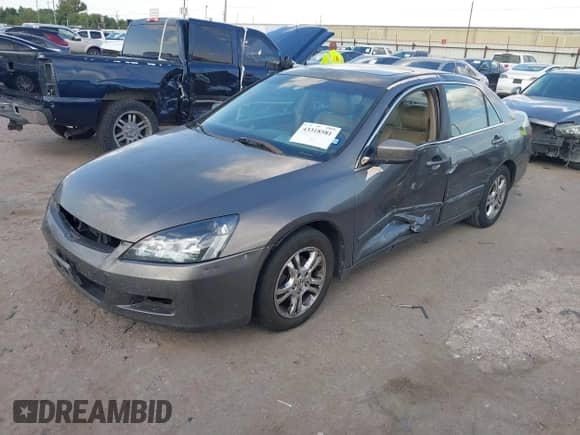 2006 Honda Accord EX-L z VIN 1HGCM568X6A012530, wystawiony jako IAAI lot #43318581 z przebiegiem 374 826 mil mil oraz . Historia ofert i sprzedaży dostępna na DreamBid. Obrazek 2.