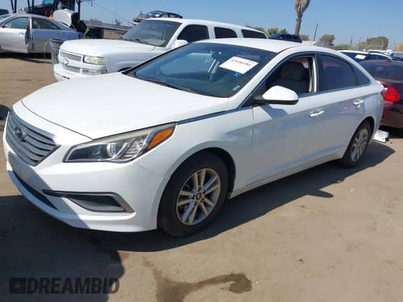 2017 Hyundai Sonata SE с VIN 5NPE24AF9HH441456, выставлен на аукционе IAAI как лот 43406181 с пробегом 132 780 миль миль и . История ставок и продаж доступна на DreamBid. Изображение 2.