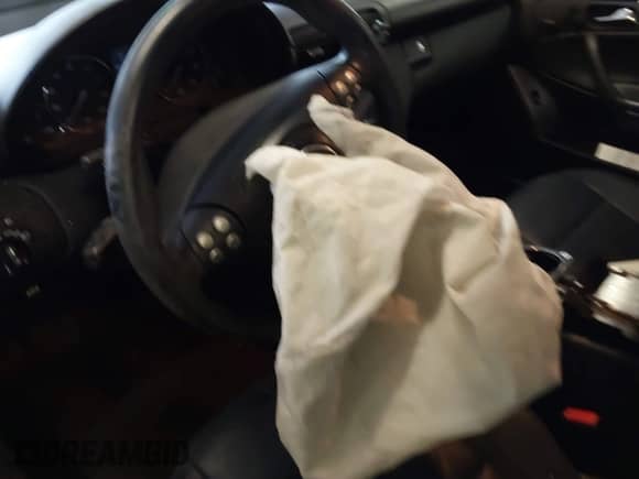 2005 Mercedes-Benz C 320 z VIN WDBRF64J85F621386, wystawiony jako IAAI lot #43531164 z przebiegiem 142 297 mil mil oraz . Historia ofert i sprzedaży dostępna na DreamBid. Obrazek 15.