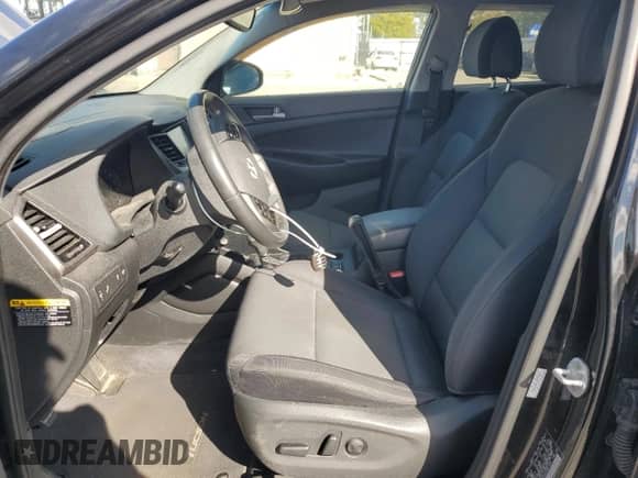 2018 Hyundai Tucson Value z VIN KM8J3CA2XJU817124, wystawiony jako Copart lot #89713915 z przebiegiem 139 739 mil mil oraz Czysty tytuł • Clean title. Historia ofert i sprzedaży dostępna na DreamBid. Obrazek 7.