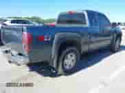 2006 Chevrolet Colorado Work Truck z VIN 1GCDT196068166681, wystawiony jako IAAI lot #42308747 z przebiegiem 189 909 mil mil oraz . Historia ofert i sprzedaży dostępna na DreamBid. Obrazek 4.