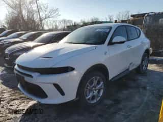 2024 Dodge Hornet R/T с VIN ZACPDFCWXR3A29073, выставлен на аукционе Copart как лот 42262545 с пробегом 2 434 миль миль и На запчасти • Non repairable. История ставок и продаж доступна на DreamBid. Изображение 1.