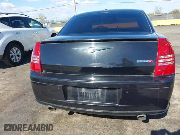 2006 Chrysler 300 C SRT-8 with VIN 2C3LA73W86H388896, listed as a IAAI auction lot 40599030 with 152,547 mi miles and . Bid and sale history available at DreamBid. Image 16.