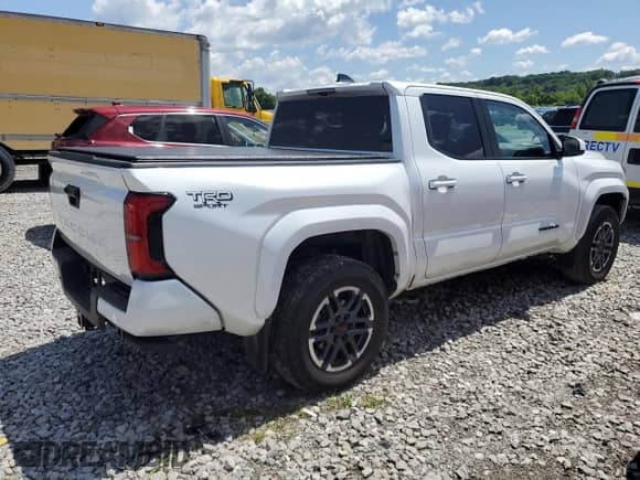 2024 Toyota Tacoma SR5 with VIN 3TYLB5JN5RT024582, listed as a Copart auction lot 58775645 with 20,130 mi miles and Salvage title. Bid and sale history available at DreamBid. Image 3.