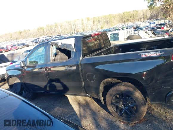 2024 Chevrolet Silverado 1500 Custom Trail Boss с VIN 3GCUDCED2RG375626, выставлен на аукционе IAAI как лот 41231846 с пробегом 4 565 миль миль и . История ставок и продаж доступна на DreamBid. Изображение 13.