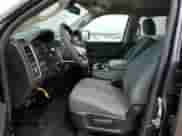 2020 Ram 1500 Tradesman z VIN 3C6RR6KT0LG290092, wystawiony jako Copart lot #47236865 z przebiegiem 87 274 mil mil oraz Szkoda całkowita • Salvage title. Historia ofert i sprzedaży dostępna na DreamBid. Obrazek 7.