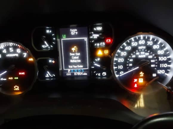 2020 Toyota Tundra SR с VIN 5TFUY5F12LX903317, выставлен на аукционе IAAI как лот 43159063 с пробегом 87 864 миль миль и . История ставок и продаж доступна на DreamBid. Изображение 7.