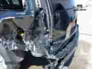 2013 Chevrolet Suburban LT z VIN 1GNSKJE77DR350667, wystawiony jako IAAI lot #42359355 z przebiegiem 208 898 mil mil oraz . Historia ofert i sprzedaży dostępna na DreamBid. Obrazek 18.